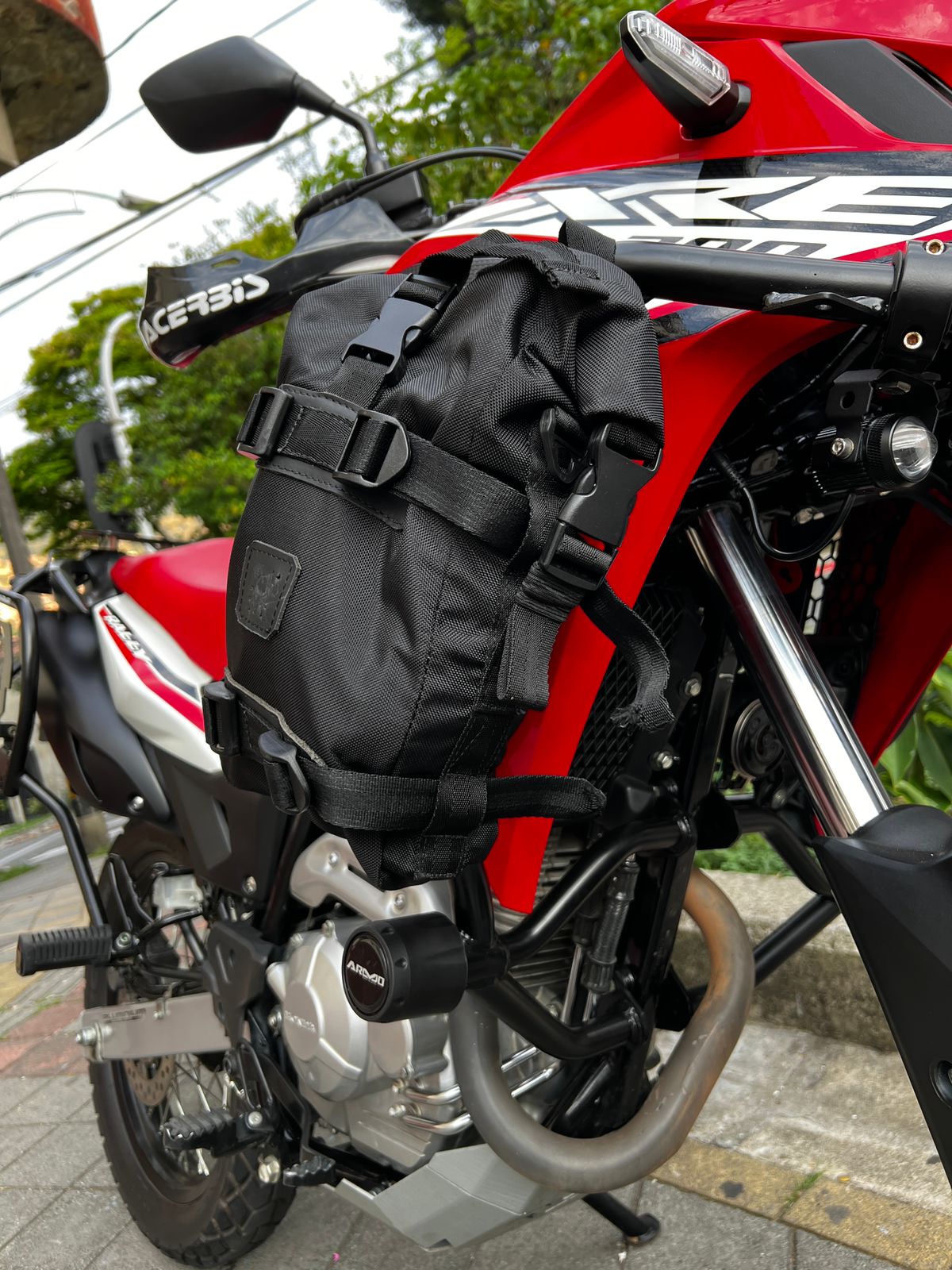 Crash bar bag, Front bag